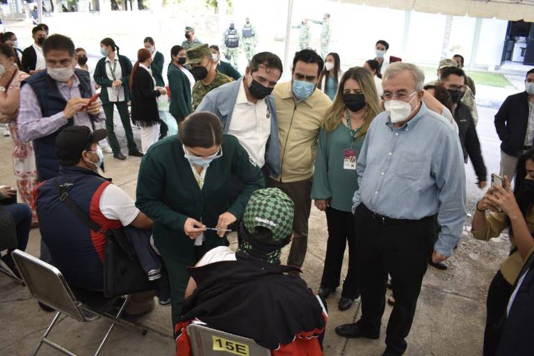 Docentes pidieron vacuna Moderna contra el Covid, afirma Rocha Moya