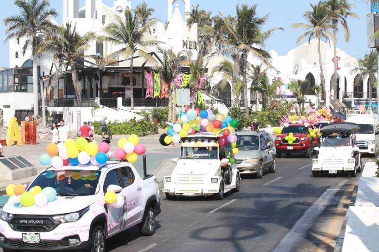 Disfrutan reyes y reinas el Día del Niño con ‘carnavalito’ en Mazatlán