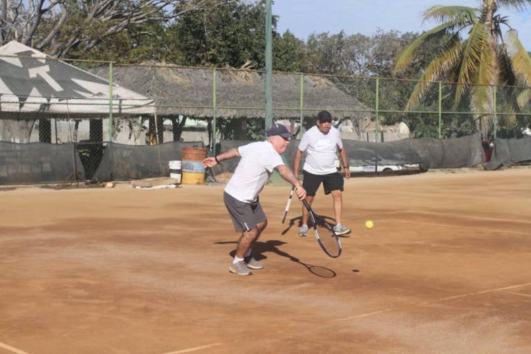 López y Ríos tienen contundente arranque en el Torneo de Tenis Amigos de Sergio López