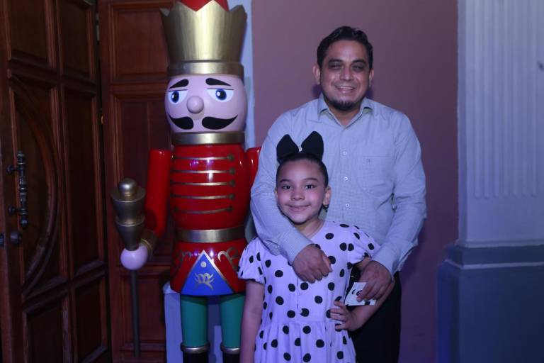 Se encantan con el clásico cuento del ‘El Cascanueces’