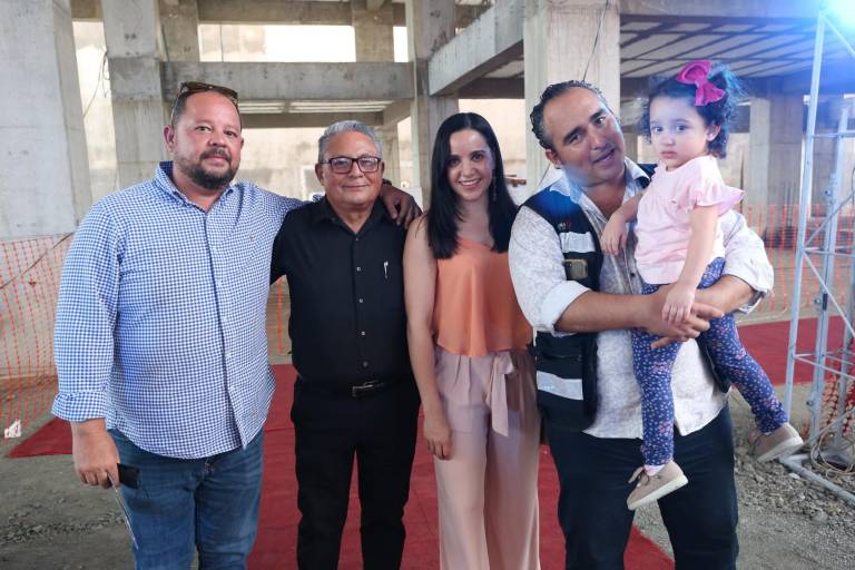 Colocan primera piedra de la segunda etapa de Punto Laguna en Mazatlán