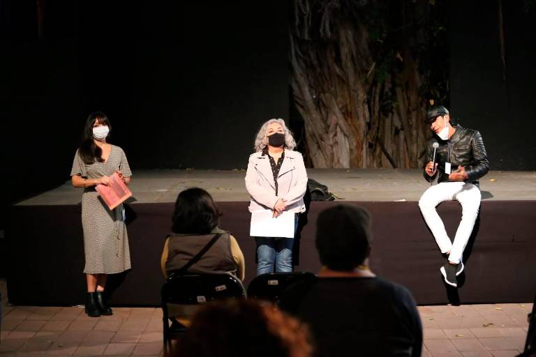 Exhibe 2 exposiciones en sus galerías