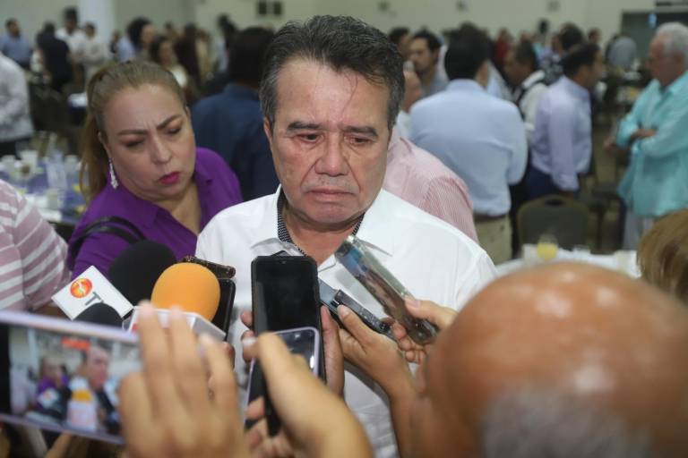 Exhorta Jesús Vizcarra a animarse a fracasar y aceptar los errores