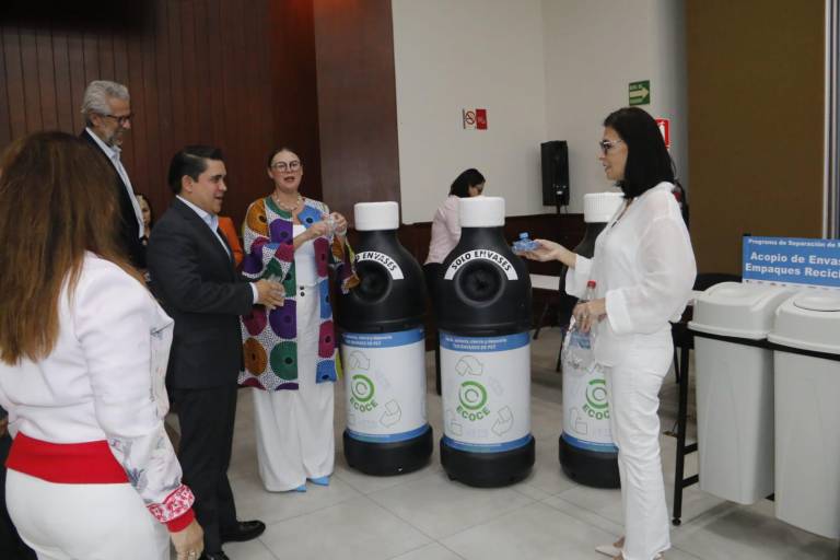 Congreso y Ecoce convenian reciclar residuos