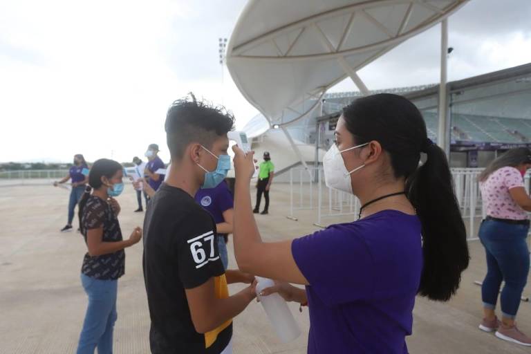 Pedirán certificado de vacunación o prueba negativa de Covid-19 para ingresar al Kraken