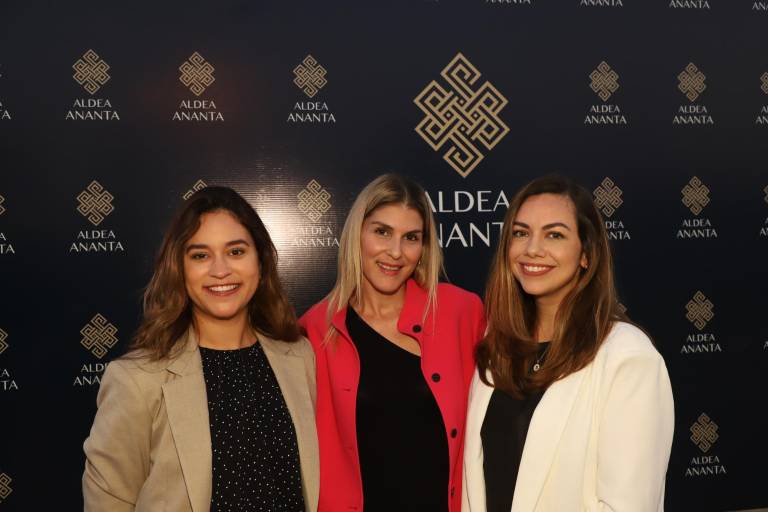 Colocan primera piedra de Aldea Ananta