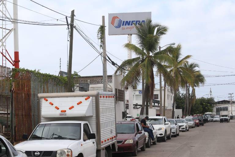 En Mazatlán una empresa de oxígeno no vende si no tienen contratados los tanques con ella, denuncian ciudadanos