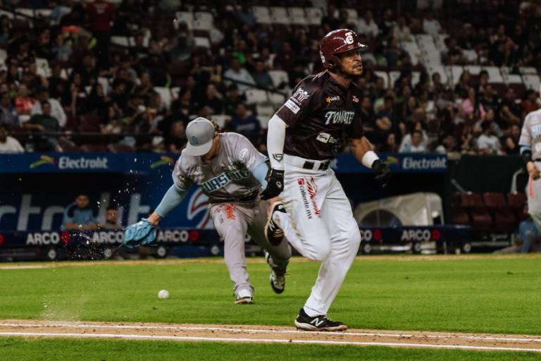 Tomateros de Culiacán le pega en casa al líder Algodoneros de Guasave