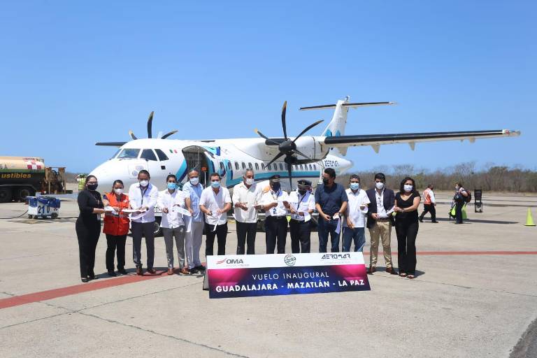 Inauguran vuelo Guadalajara-Mazatlán que conectará con La Paz