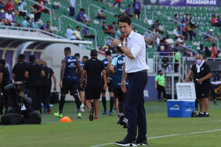 ‘Tenemos un rival duro, pero vamos a estar a la altura’: Beñat San José sobre el duelo ante Chivas