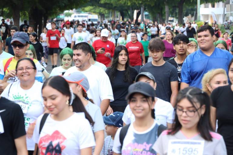 Se pintan de verde en la séptima edición de la carrera de Cobaes