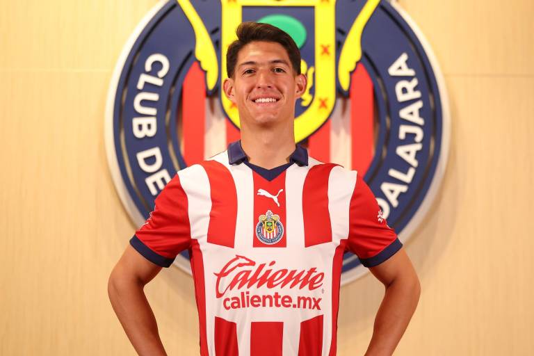 Chivas anuncia a José Castillo como primer refuerzo para el Clausura 2024