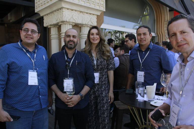 Realizan primer encuentro de egresados del IPADE