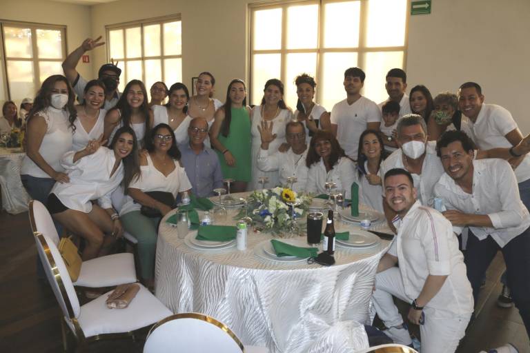 Reciben con aplausos a la ciclista sinaloense, Daniela Gaxiola