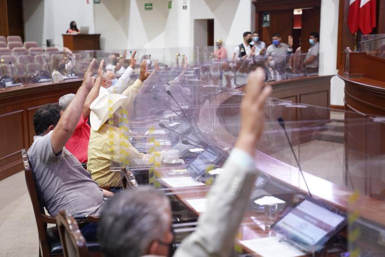 Reducción de diputaciones plurinominales federales desata diferencias en el Congreso de Sinaloa