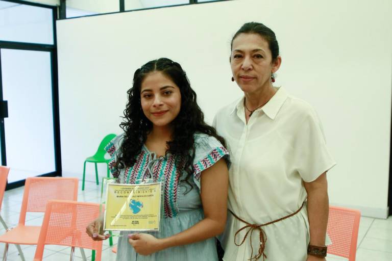 Premia el ISJU a 27 jóvenes destacados y activistas sociales