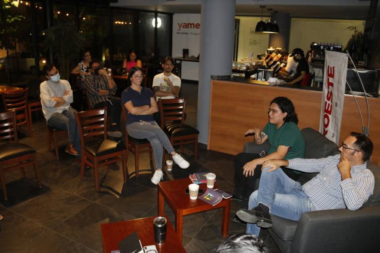 ‘Es un reto escribir un poema de orden social sin que sea panfletario’