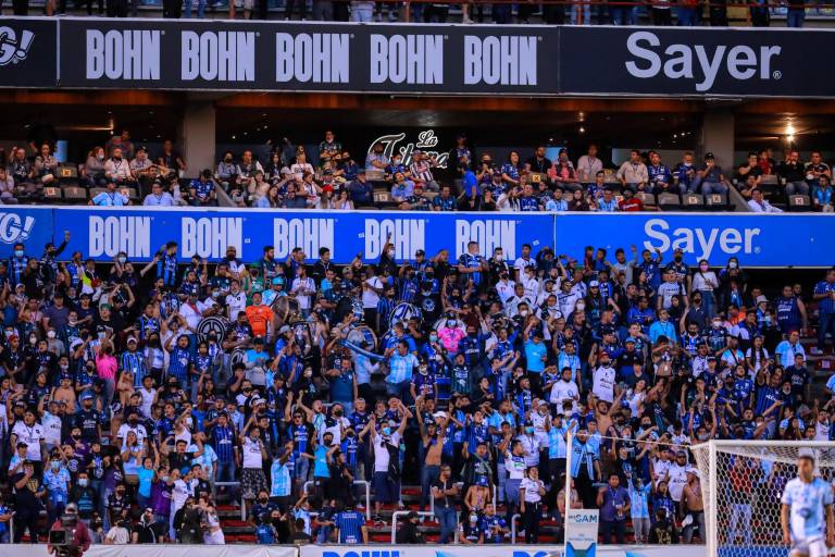 Dueños del futbol no erradican las barras porque son parte de su negocio: académicos