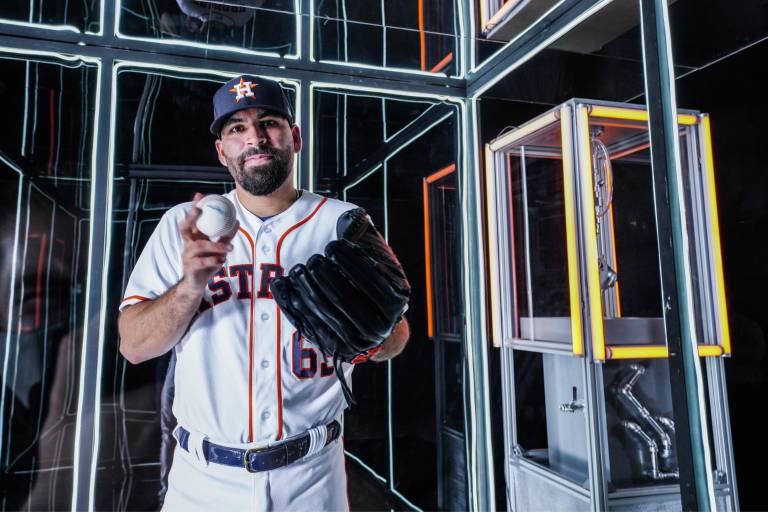 El mazatleco José Luis Urquidy abrirá para Astros de Houston el segundo juego de Serie Mundial