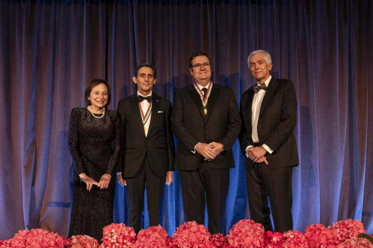 Agustín Coppel Luken recibe la Medalla de Oro de Americas Society