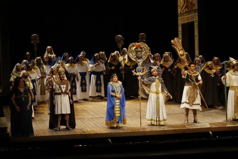 Viven sinaloenses una historia de amor con ‘Aída’