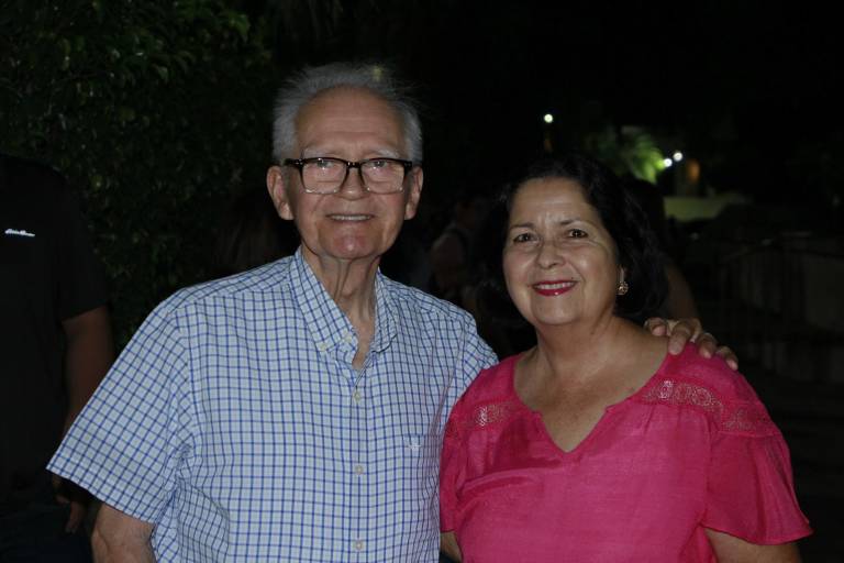 Daniel Ochoa brinda memorable concierto de piano