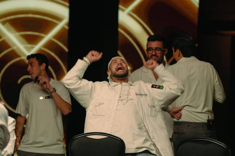 Neymar anuncia llegada de su cuarto hijo en una fiesta de revelación de sexo