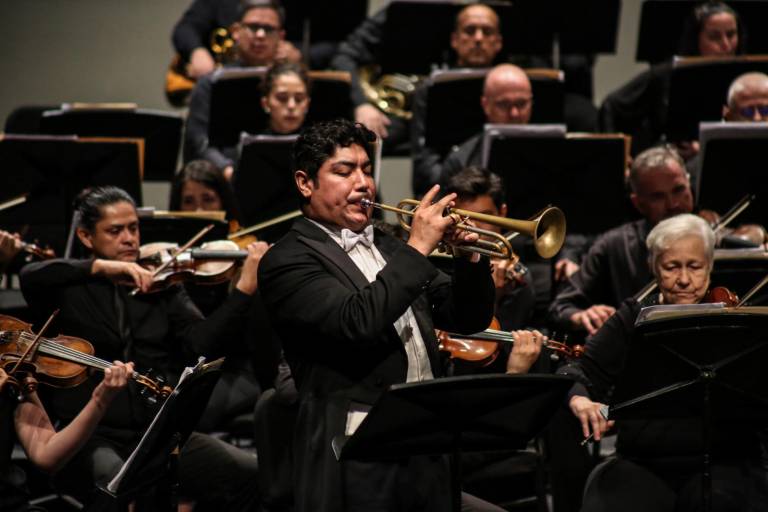 Aplauden al trompetista Vicente García en Joyas de Armenia