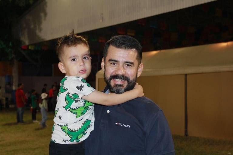 Disfruta la Escuela Activa Integral una divertida noche mexicana