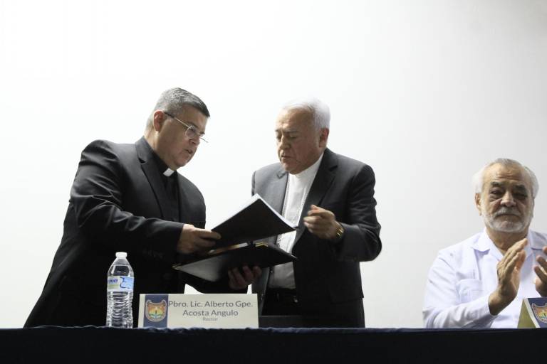 Es Alberto Guadalupe Acosta el nuevo rector de la Universidad Católica de Culiacán