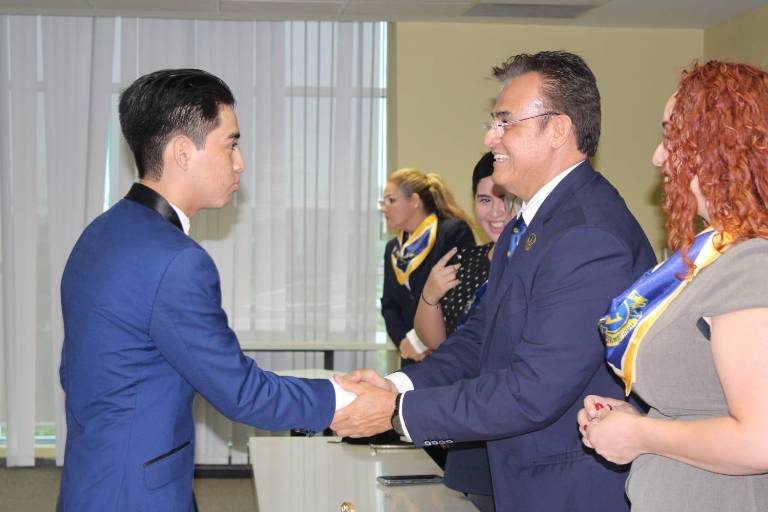 Claudio Medina se compromete a trabajar en pro del Club Leo Culiacán