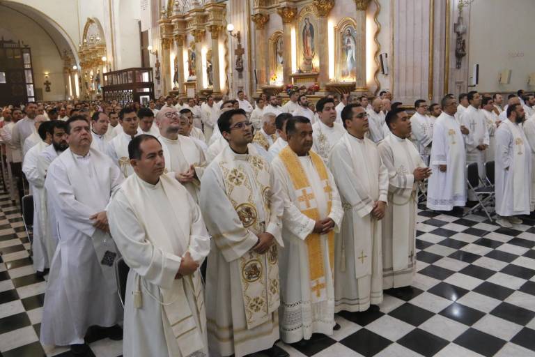 Celebran Sacerdotes de la Diócesis de Culiacán la Misa Crismal