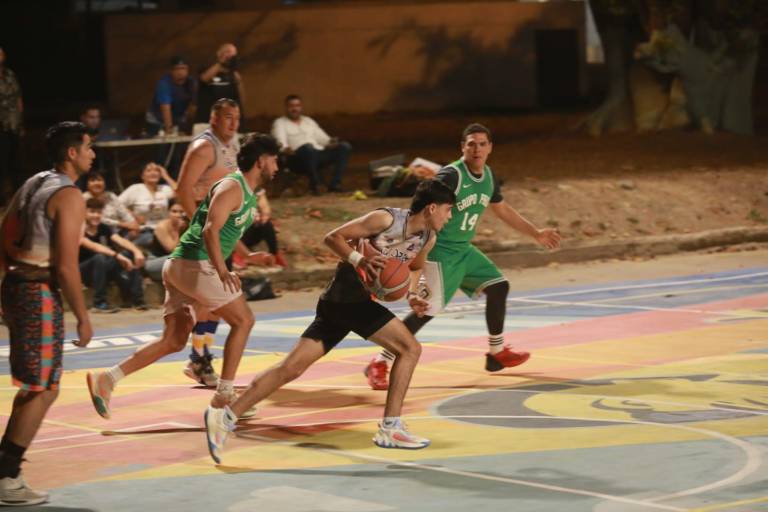 Restaurante El Velero se enfila a un campeonato más