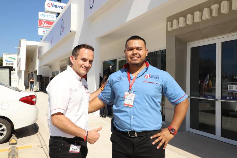 Se inaugura en Mazatlán, Farmacias del Ahorro