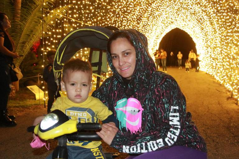 Viven una iluminada ‘Navidad en el Jardín’