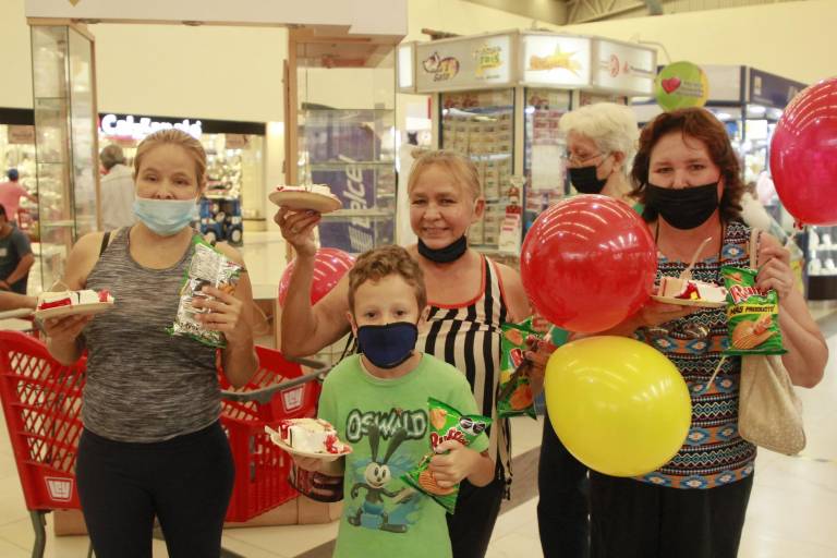 Celebra Casa Ley su 68 aniversario con sus clientes en Culiacán