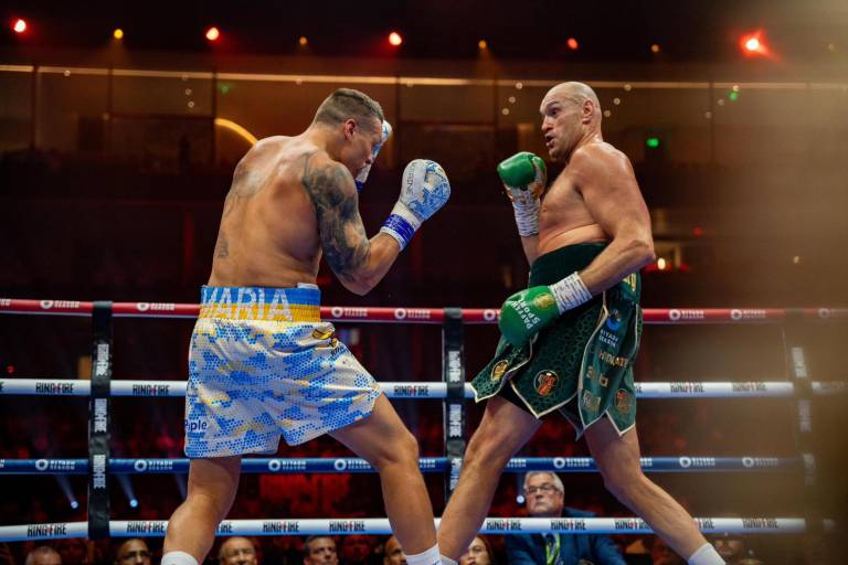 Usyk vence a Fury y se convierte en campeón mundial indiscutible de peso Pesado