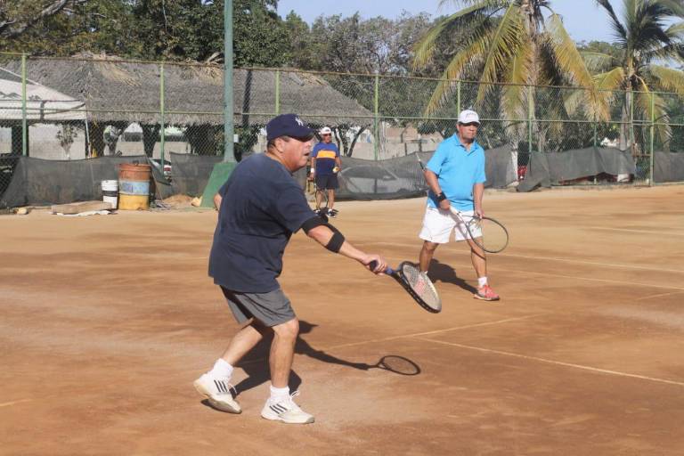 Sosa y Rodríguez suman triunfo en el Torneo de Tenis Amigos de Sergio López 70 y Más 2022 del Club Muralla