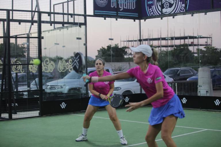 De Rueda y Lizárraga aseguran nivel Principiantes en Torneo Rosa de Pádel