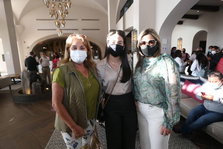 Tienen fiesta por reinauguración del Hotel Pueblo Bonito Mazatlán Beach Resort, en Zona Dorada