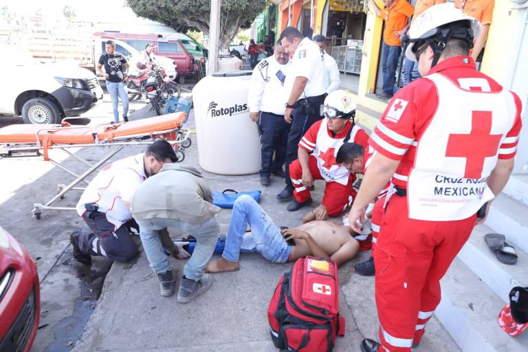 Motociclista resulta lesionado tras chocar contra motopatrullero en Mazatlán