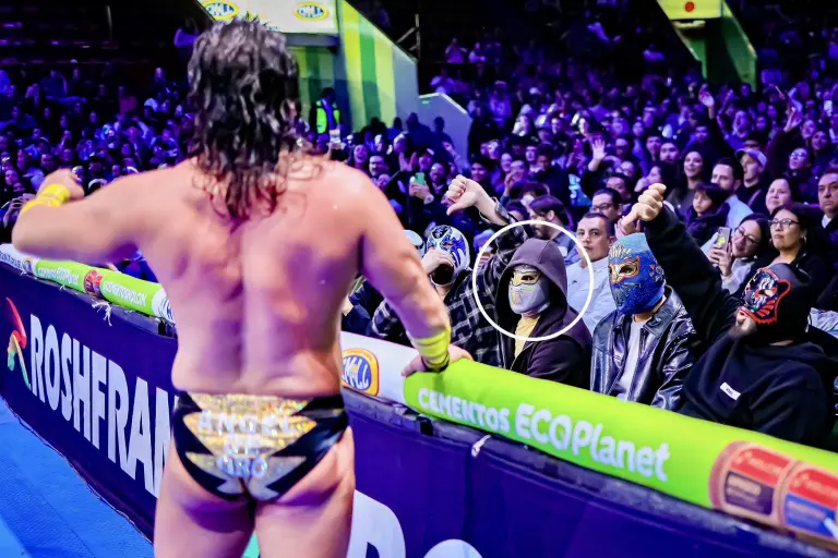 Disfruta Bad Bunny de una noche en la Lucha Libre