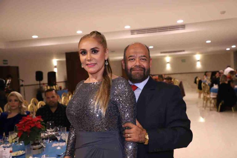 Abogados hacen un brindis por un buen año 2023