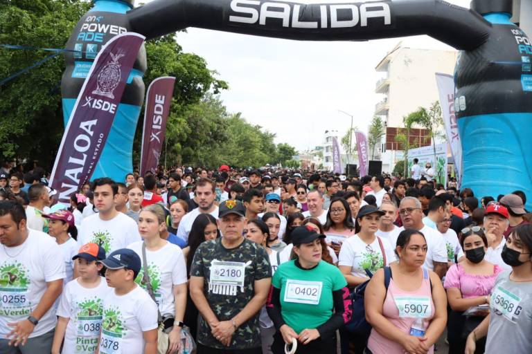 Se pintan de verde en la séptima edición de la carrera de Cobaes