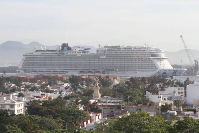 EU llama a sus ciudadanos a no viajar en cruceros, por riesgos de Ómicron