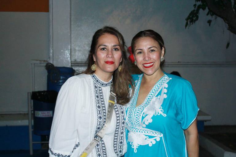 Disfruta la Escuela Activa Integral una divertida noche mexicana