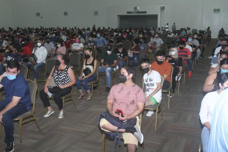 ‘Tercera ola’ de Covid-19 es más explosiva, pero no más letal: Salud