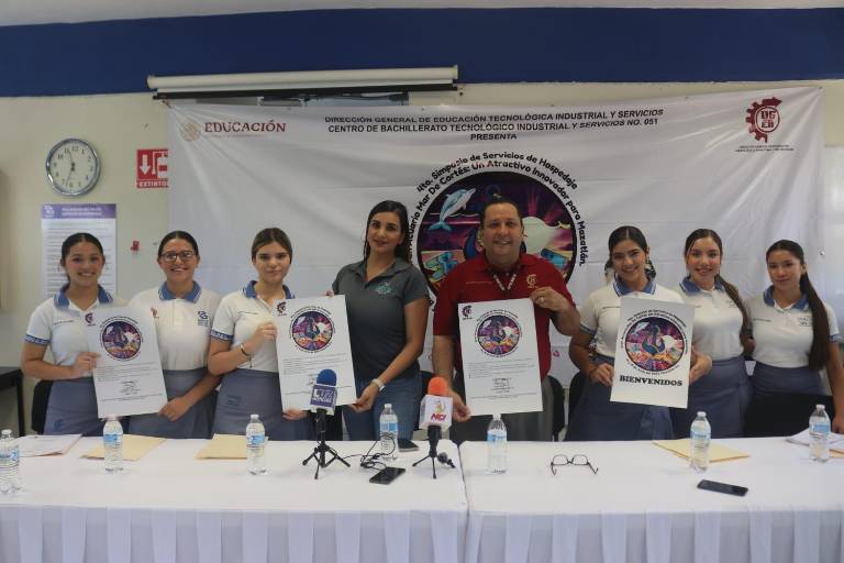 Alumnas del CBTIS 51 presentan el Cuarto Simposio Gran Acuario Mar de Cortés