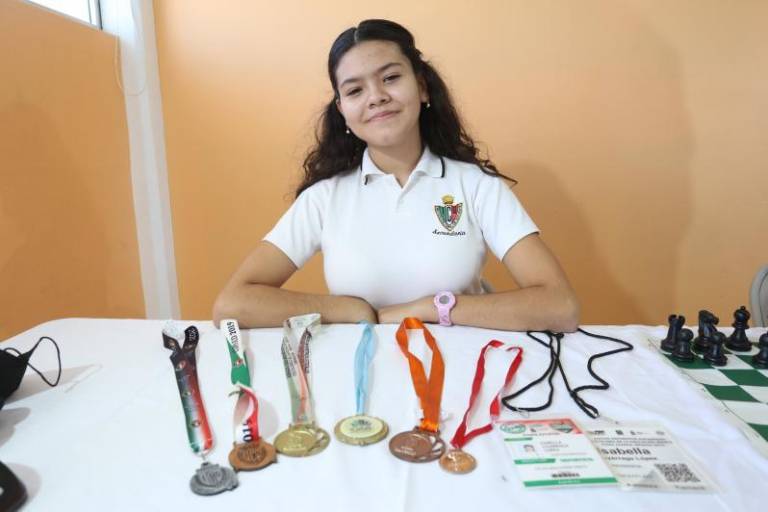 Las hermanas, Isabella y Luciana Lizárraga, son apasionadas del ajedrez