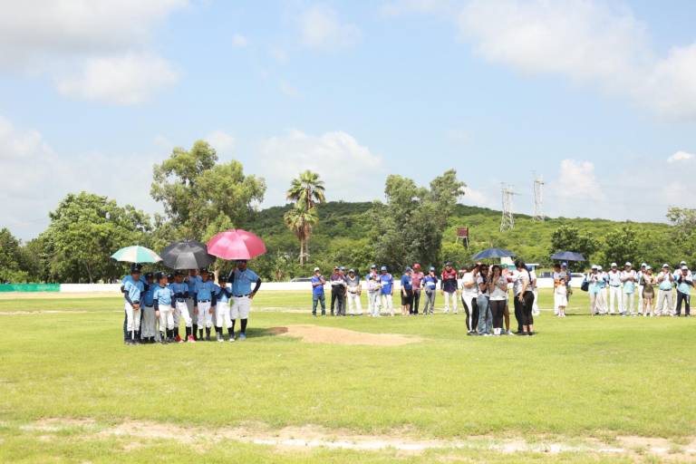 Inauguran Segunda Fuerza y 60 Años de Liga de Beisbol del Chololos
